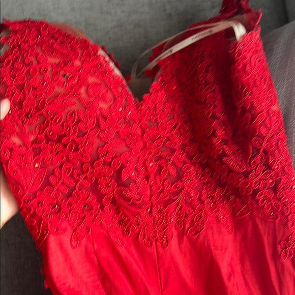 Homecoming Faviana Red Lace prom dress - Picture 5 of 5